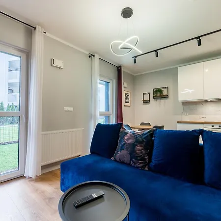 Posnania Comfort With Garden By Bookinghost Apartmán